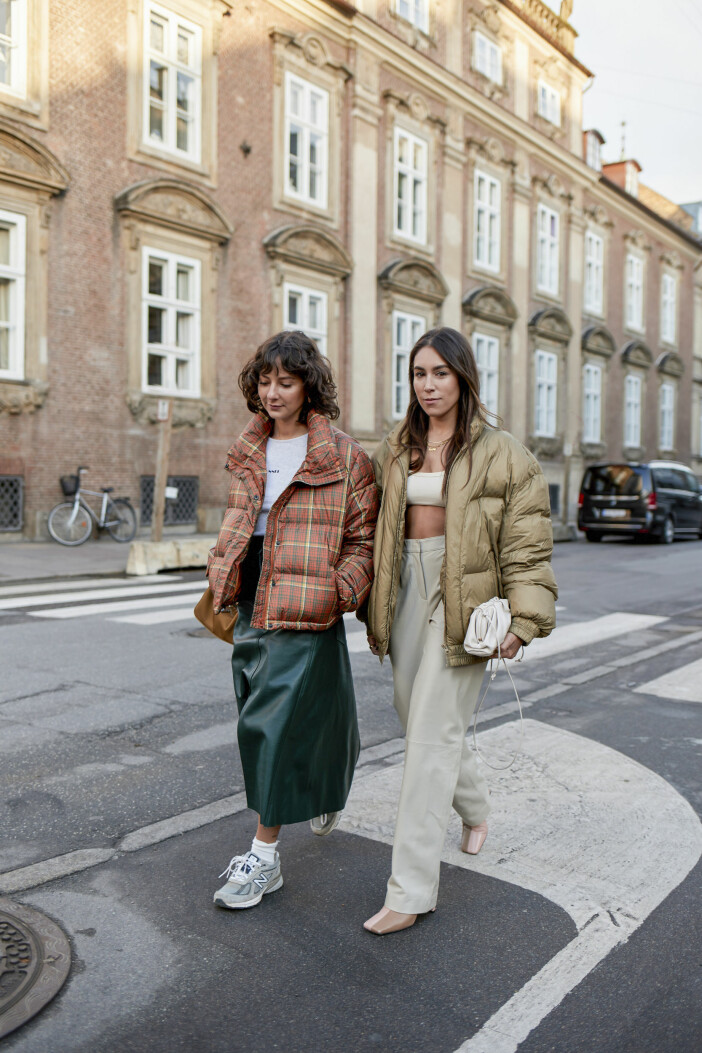 Streetstyleinspiration! Styla dunjackan ton i ton eller välj ett uppiggande mönster. streetstyle dunjackor