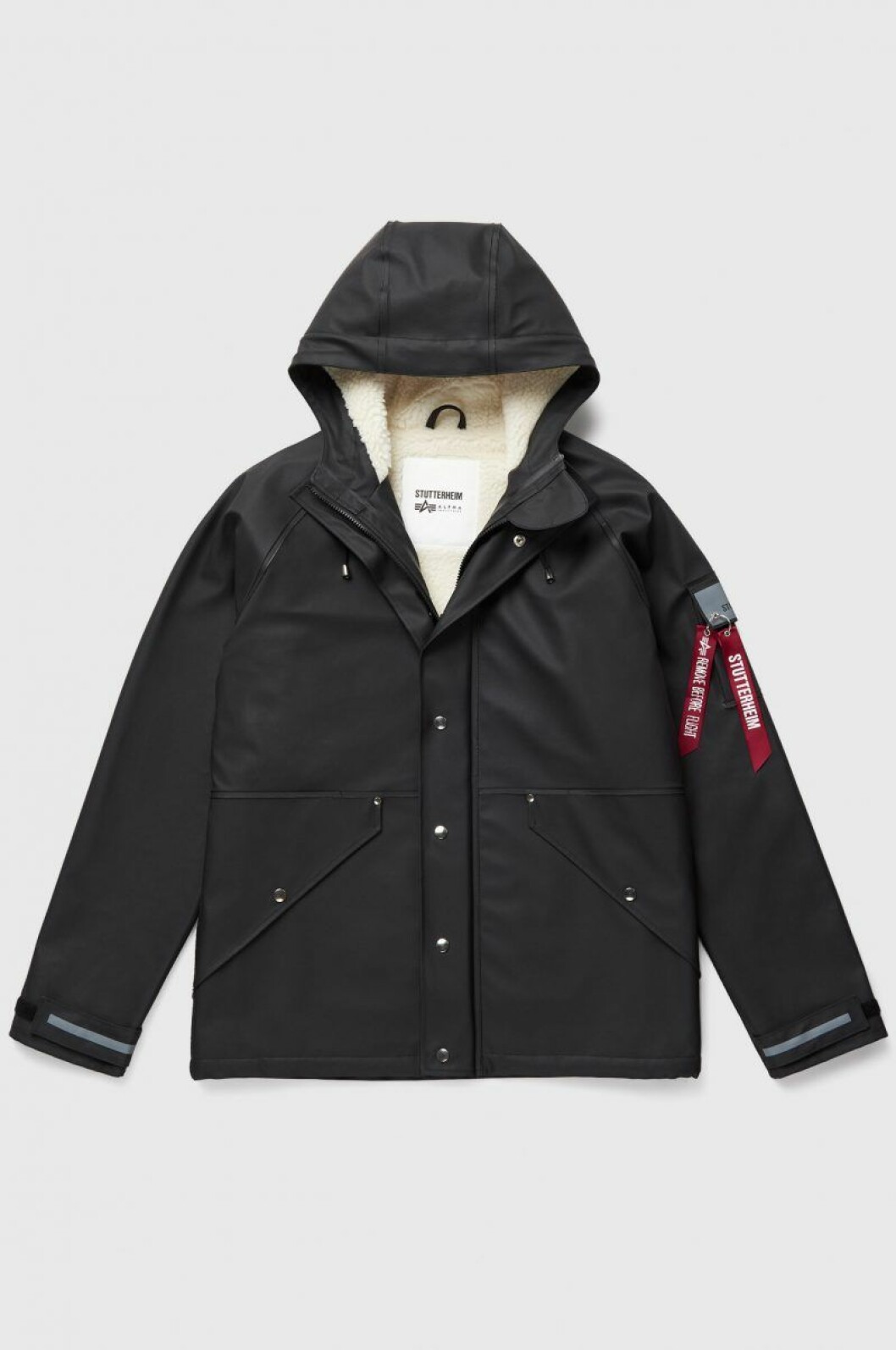 Stutterheim x Alpha Industries, svart regnkappa