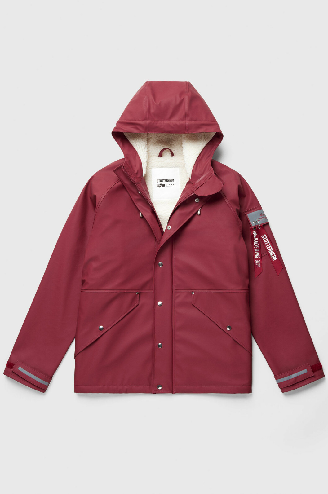Stutterheim x Alpha Industries, röd regnkappa