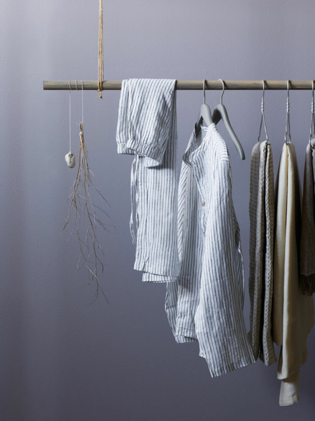 Klädhängare DIY gjord av pinne