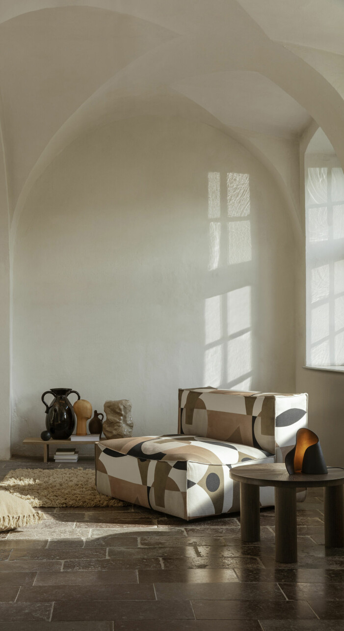 Historiska influenser från antikens Grekland gör avtryck både bland Pinterest-användarna och Hemnets styling 2022. Foto: Ferm living. Stylingtrender 2022 enligt Hemnet, valv och rundade former