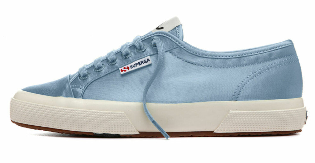 Blåa Superga. 