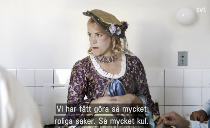 Och hon har bara fått bygga ett vindskydd med en kille hon hatar.