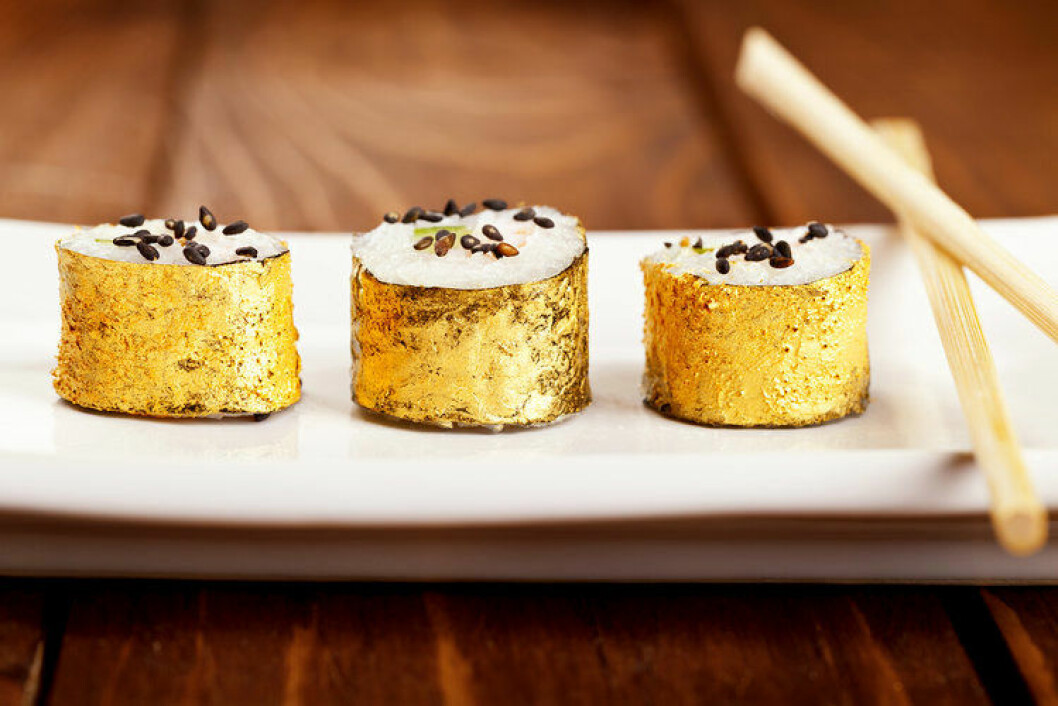 Via: <a href="http://www.bravotv.com/blogs/gold-sushi-roll-japan-setsubun" target="_blank">Bravo tv</a> sushi-guld
