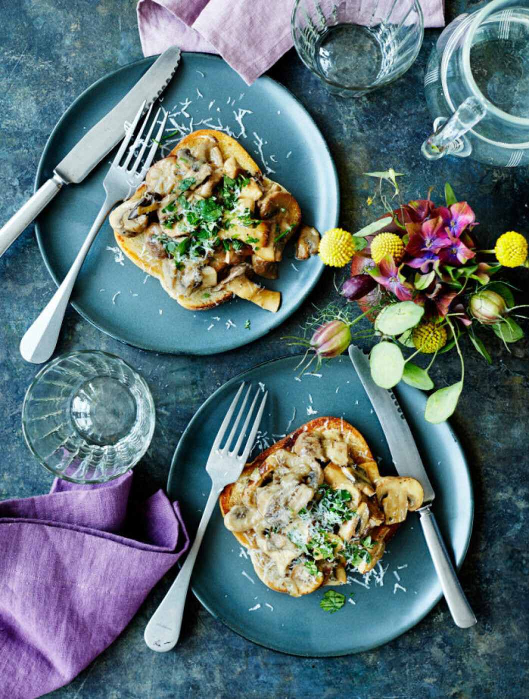 Svamptoast med portvin och parmesanost. Recept på svamptoast med portvin och parmesanost