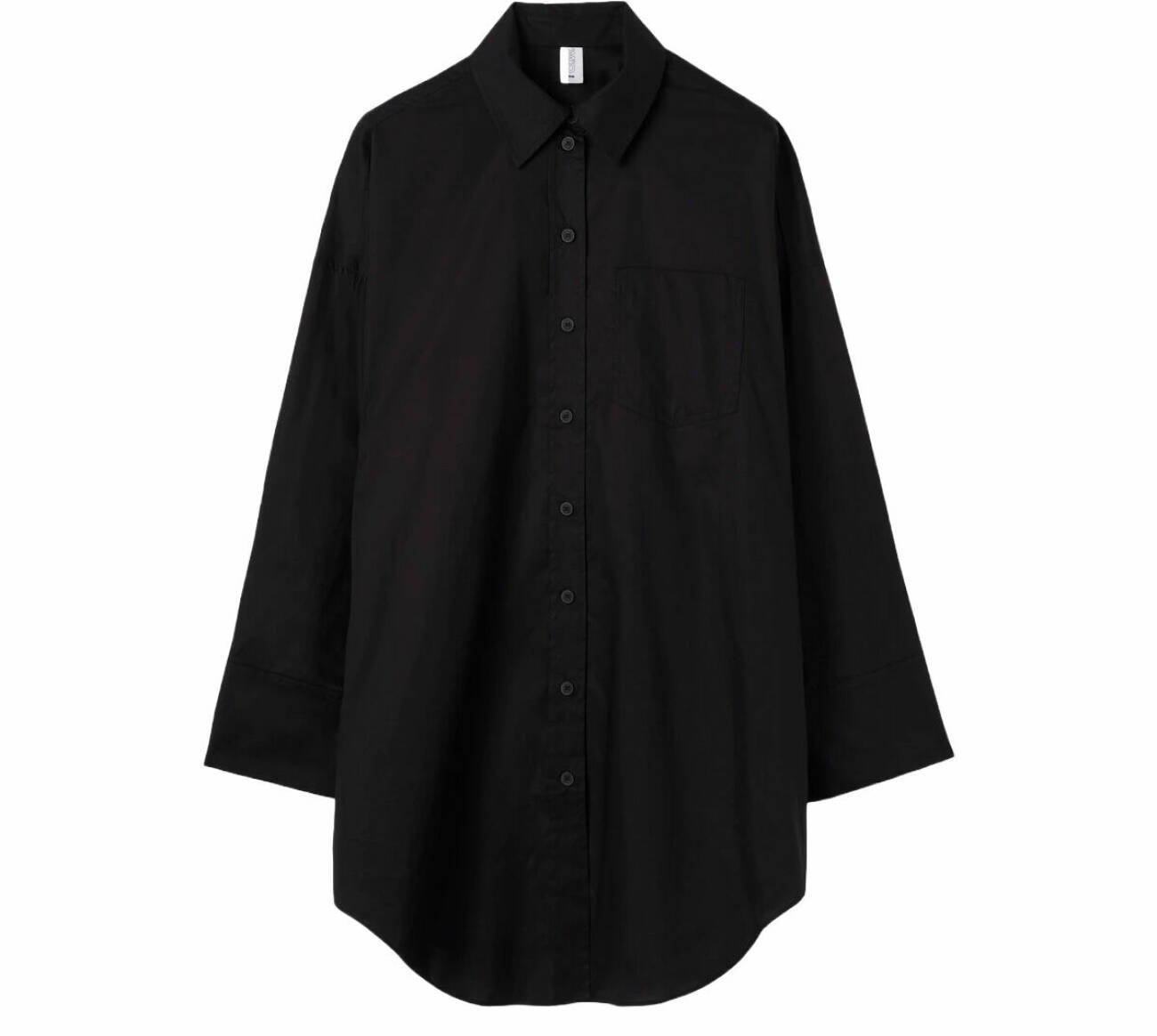 lång svart skjorta i oversized passform från carin wester