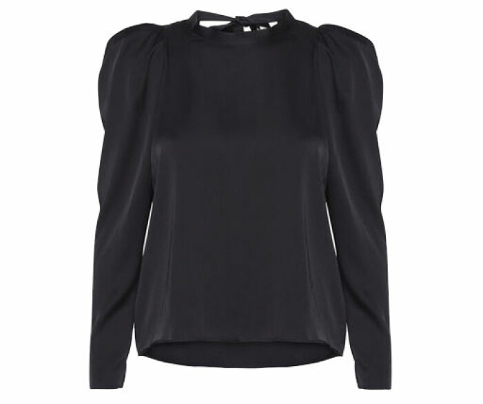 svart blus med puffärmar