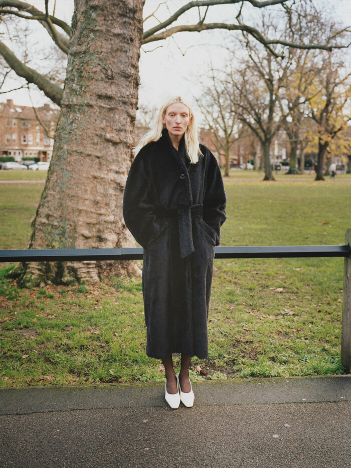 svart kappa House of dagmar aw21