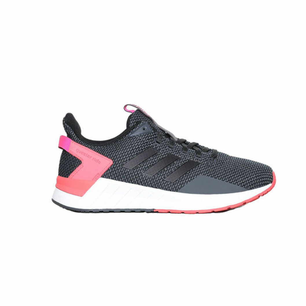 Svart sko med rosa detajler från Adidas