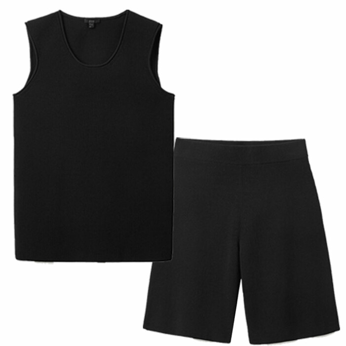 set med svart stickad väst och svarta stickade shorts