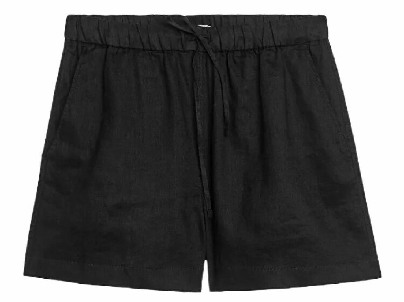 svarta shorts i linne från arket
