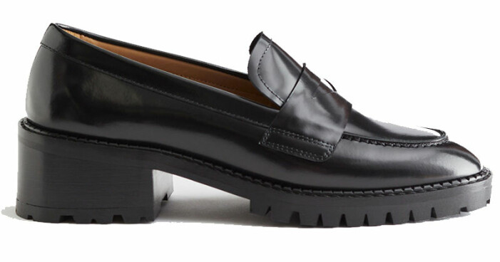 svarta loafers & other stories