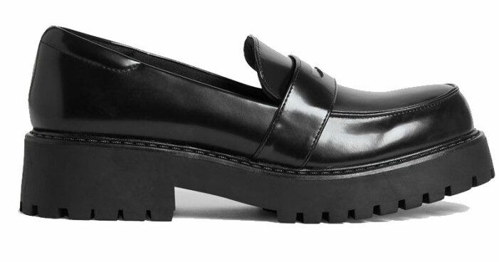 svarta loafers monki