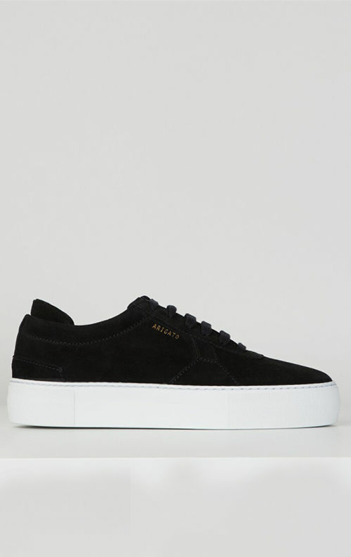 svarta-sneakers-axel-arigato