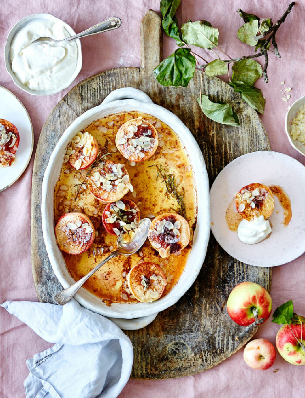 Syrliga ugnsäpplen med rosmarin. Recept på syrliga ugnsäpplen med rosmarin