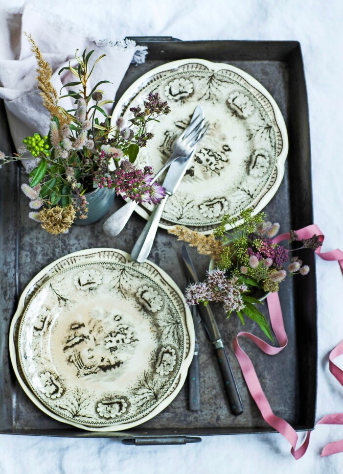 Tablescaping – dukning 2.0! Vintageporslin tablescaping.