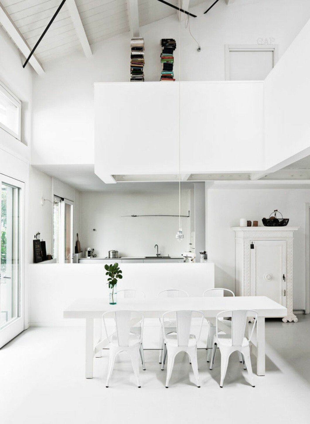 table_white_dining_room_bord_vitt