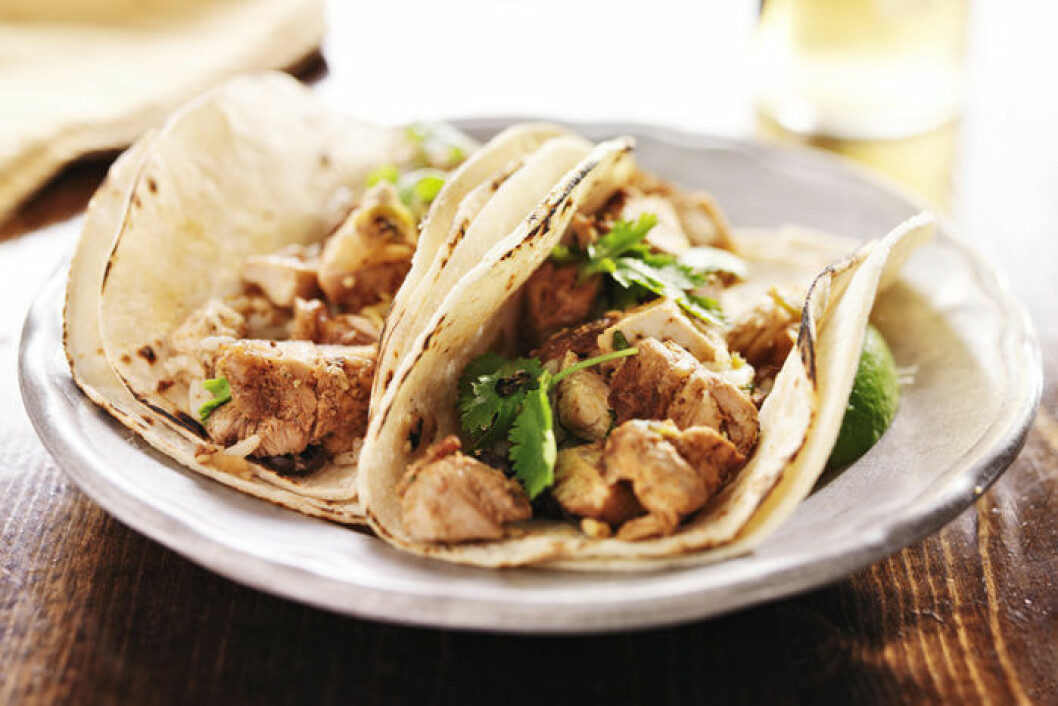 Tacos och kyckling – två svenska favoriter. Foto: IBL Tacos och kyckling - två svenska favoriter. Foto: IBL