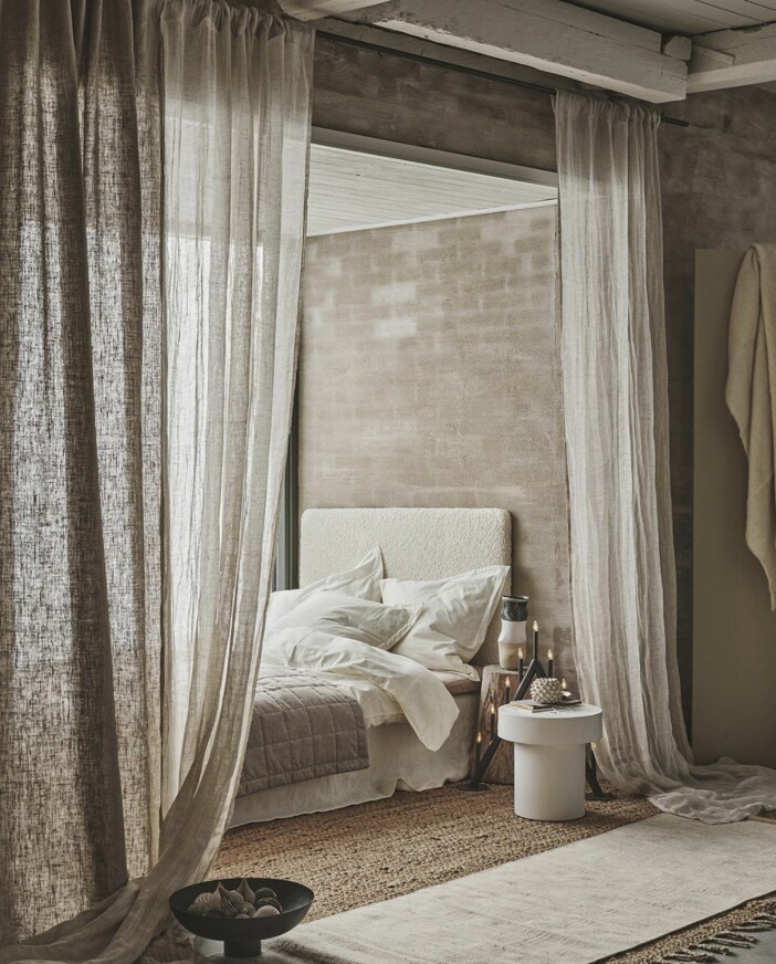 Teddymaterial och grovt linne är snyggt såväl i jul som året om. Foto: Jotex teddymaterial hos jotex julen 2020