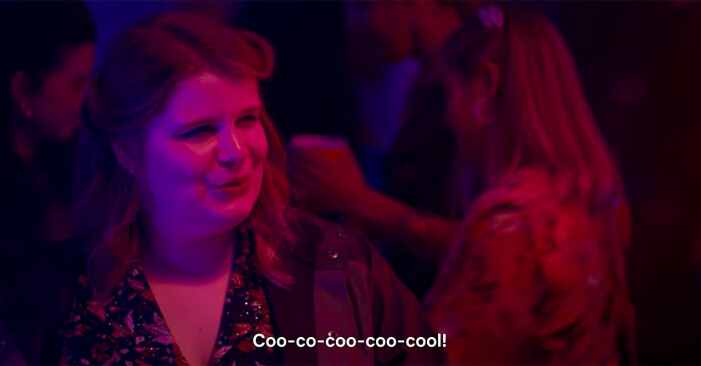 Jag på ELLE-galan 2019 som försökte spela oberörd efter att person dansat in i mig så att min drink spilldes över hela min klänning :)))) Terra Winx Netflix