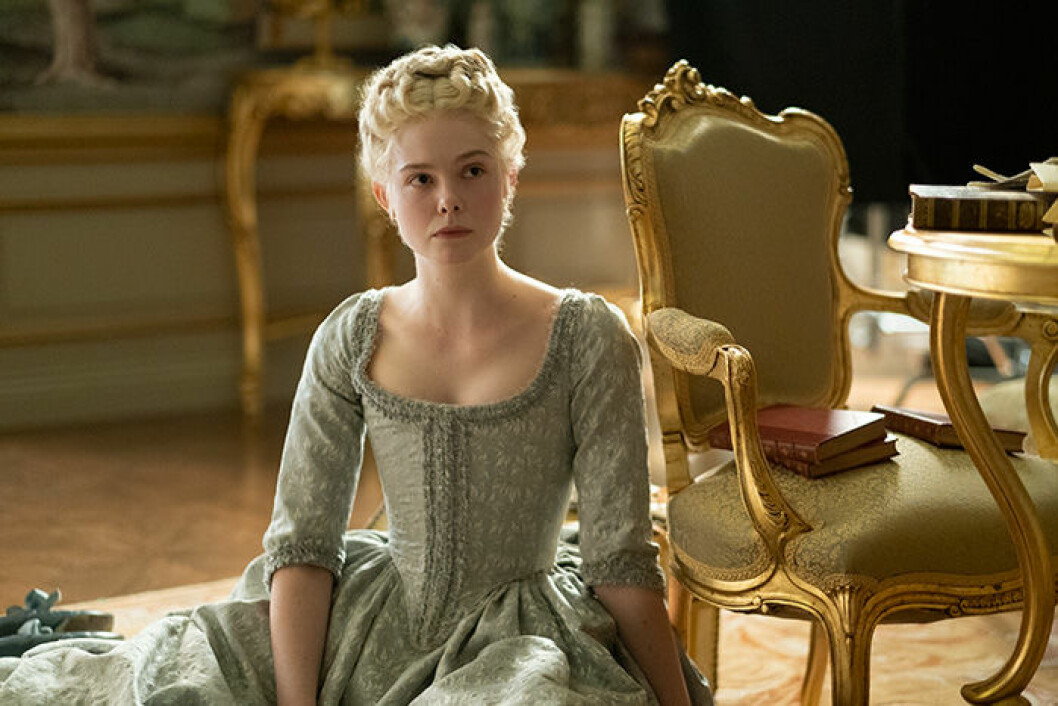 Elle Fanning spelar kejsarinnan Katarina i den nya tv-serien <em>The Great</em>. En bild på skådespelerskan Elle Fanning som är med i den nya tv-serien The Great på HBO.