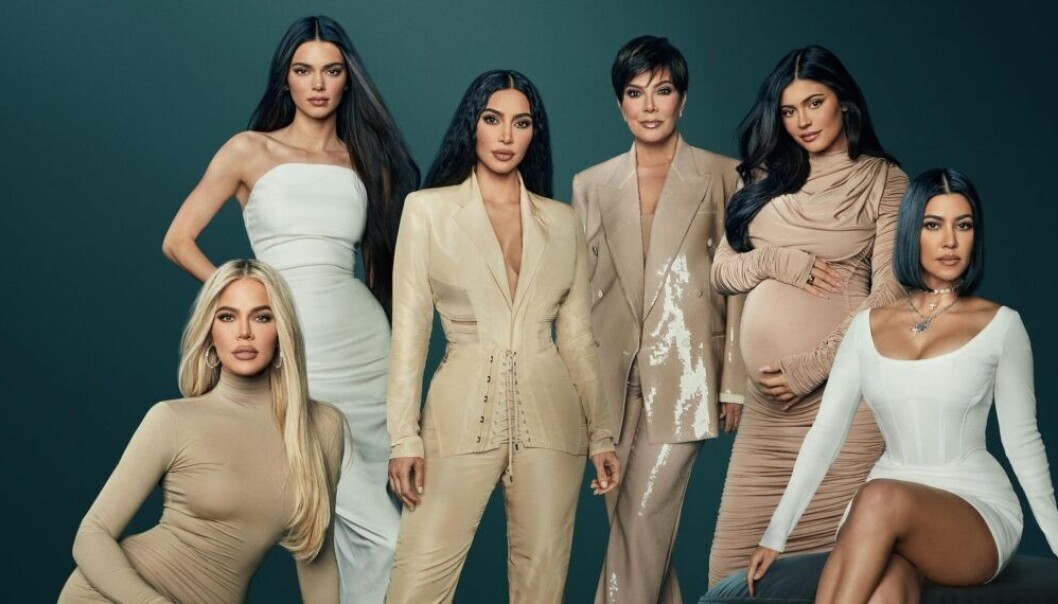 I <em>The Kardashians</em> följer vi systrarna i familjen Kardashian inklusive mamma Kris Jenner. Familjen Kardashian får en andra säsong med The Kardashians på Disney+