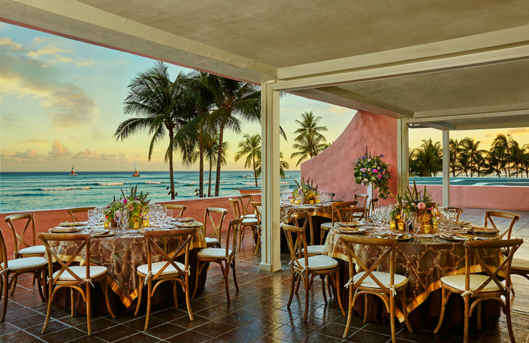 The Royal Hawaiian - Ett av världens mest instagrammade hotellkomplex i Honolulu på Hawaii, i perfekta nyanser av rosa! 