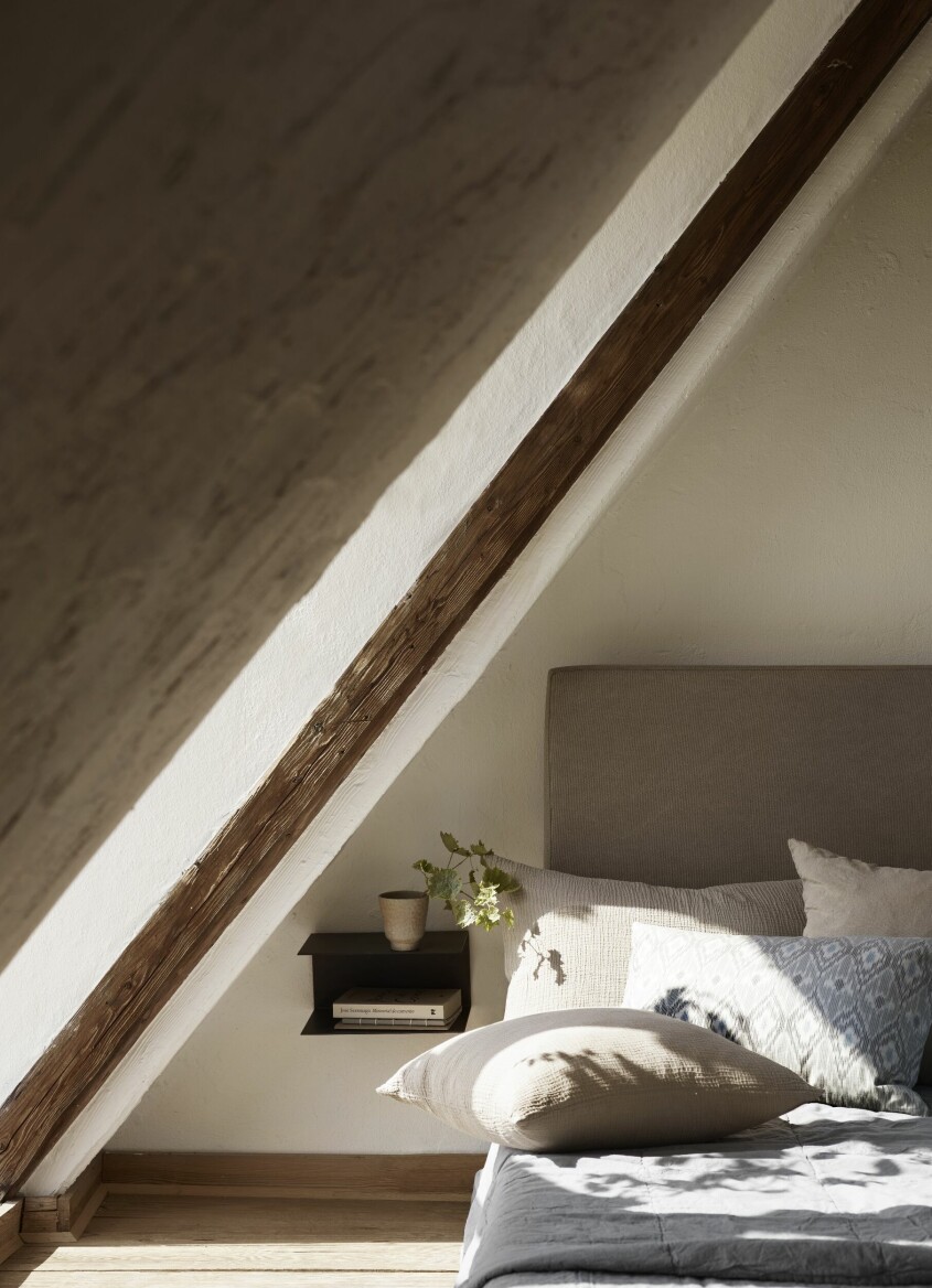 <span class=" bold" data-lab-bold_desktop="bold">Tips!</span> Känns det svårt att skapa en tidlös miljö med mönster? Låt mönstret gå i dova nyanser. Foto: Tine K Home. Inredning enligt stjärntecken, lejonet mönster