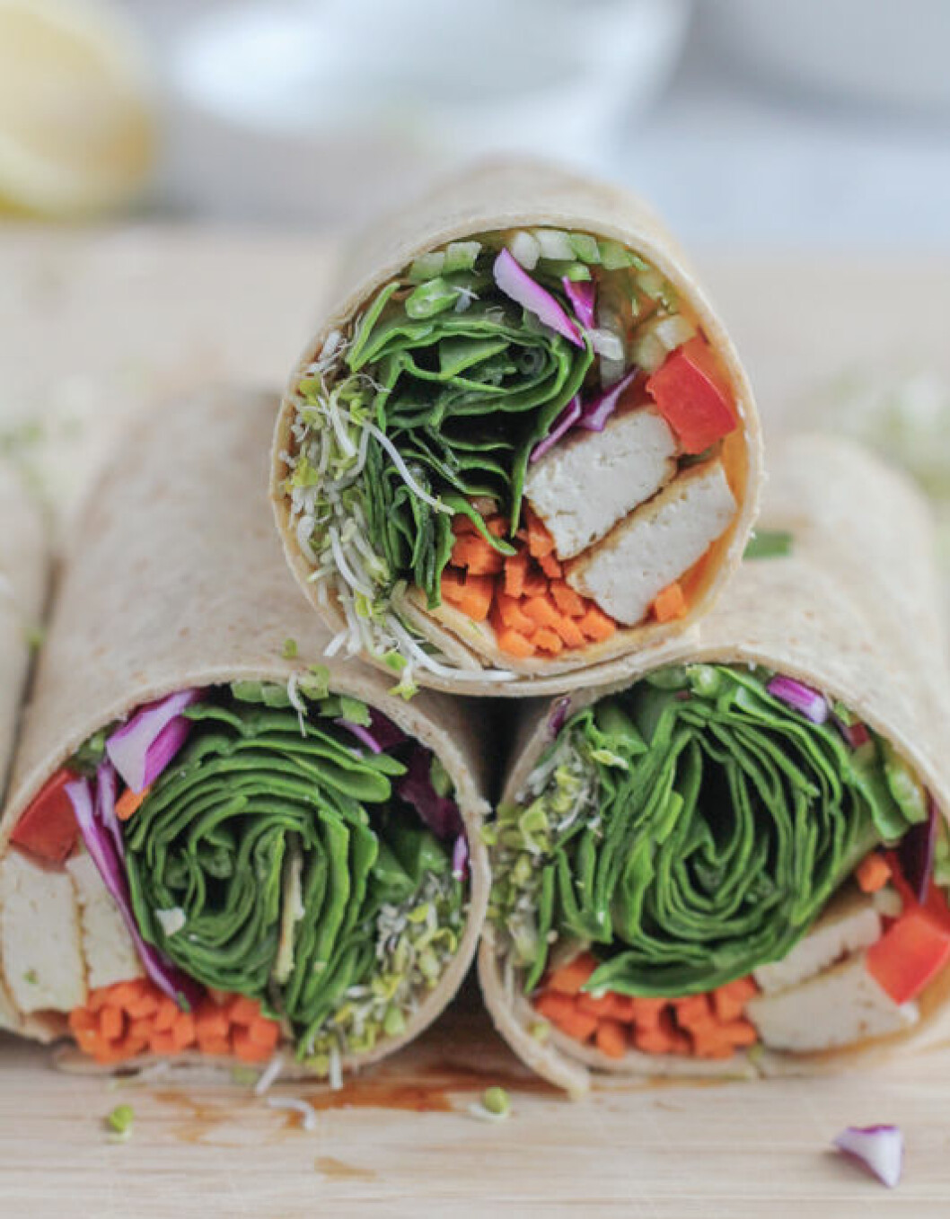 <em>Foto och recept: <a href="http://hipfoodiemom.com/2015/01/09/tofu-spinach-power-wrap/" target="_blank" rel="noopener">Hip Foodie Mom</a></em> tofu-wrap