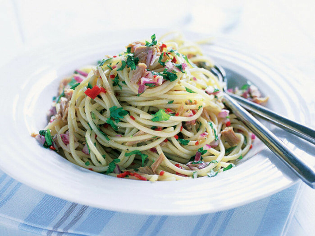 Pasta med tonfisk. Pasta med tonfisk.