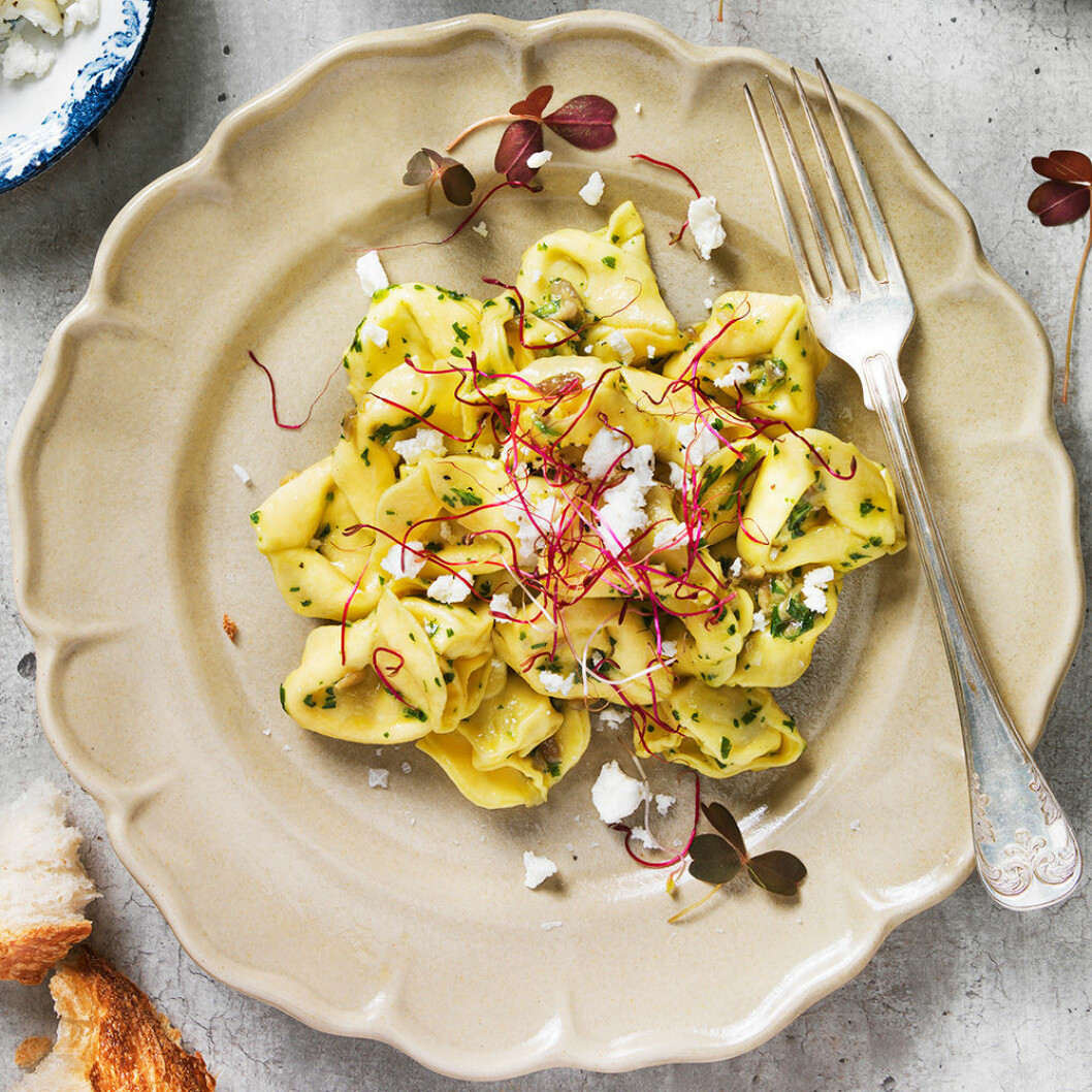Tortellini med sparrisbroccoli och västerbottenspesto. Tortellini med sparrisbroccoli och västerbottenspesto.