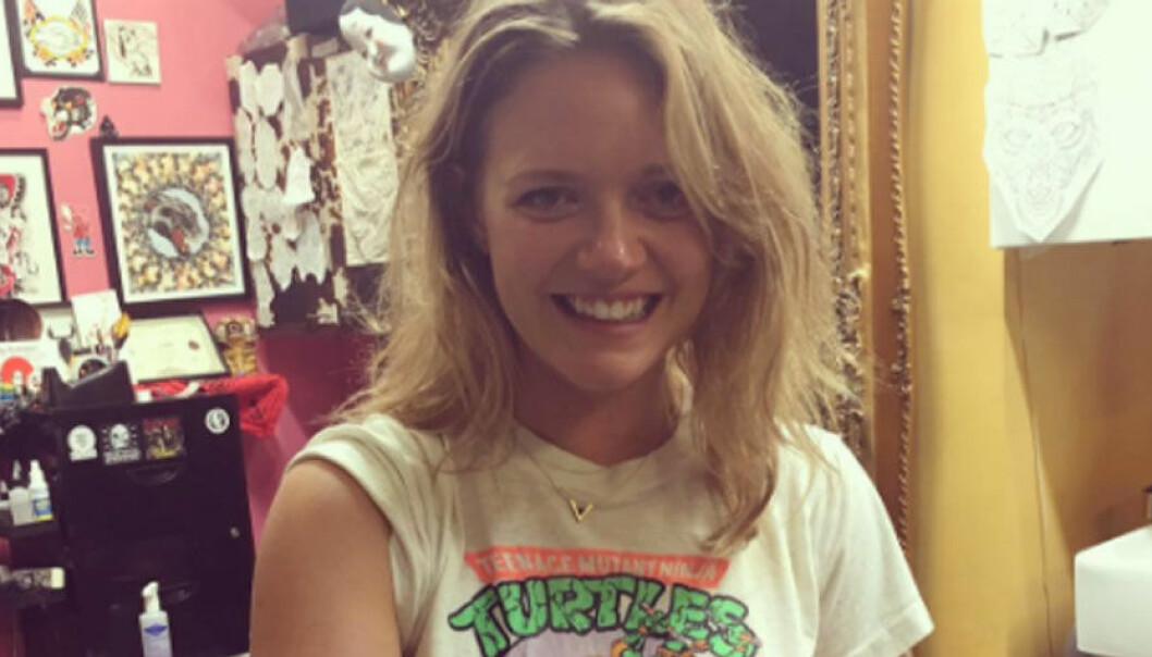 Tove Lo visar upp årets tuffaste tatuering – en stor vagina på armen