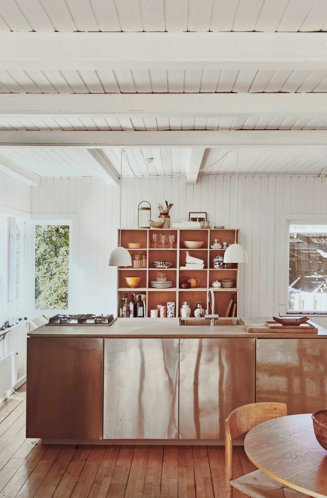 Naturnära kök i trähuset på Själland