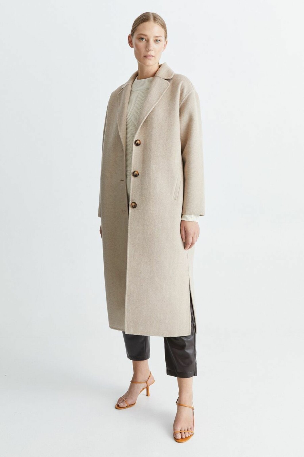 Längre ullkappa från Stylein i beige och klassisk modell