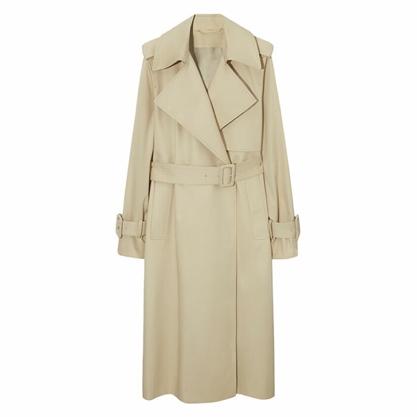<a target="_blank" rel="nofollow" href="https://www.cos.com/en_sek/women/womenswear/coats-and-jackets/product.oversized-belted-trench-coat-beige.1130267001.html">Klassisk trenchcoat</a>, 1950 kr. trenchcoat