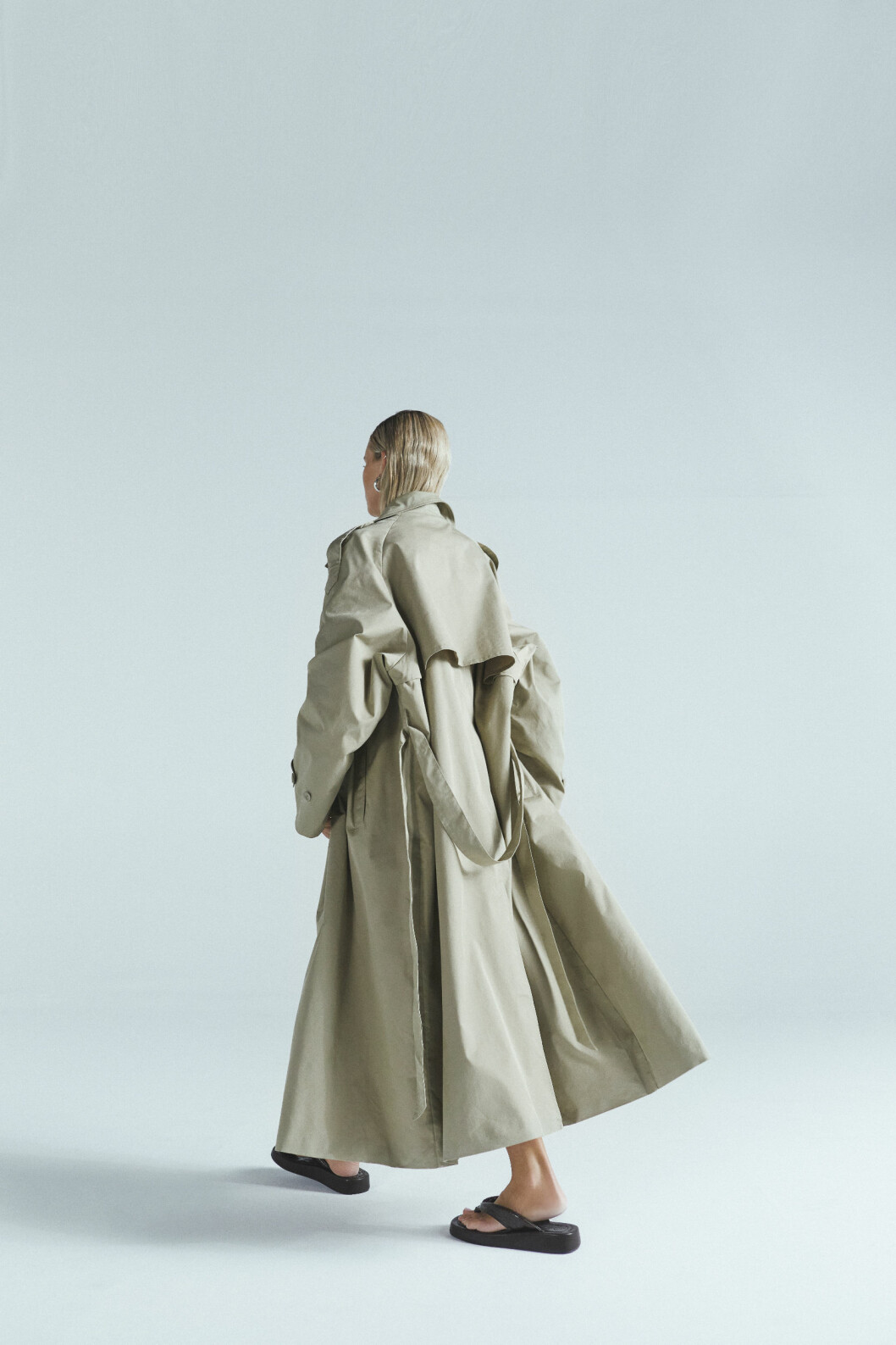 beige trenchcoat från Josefine HJ x Nakd
