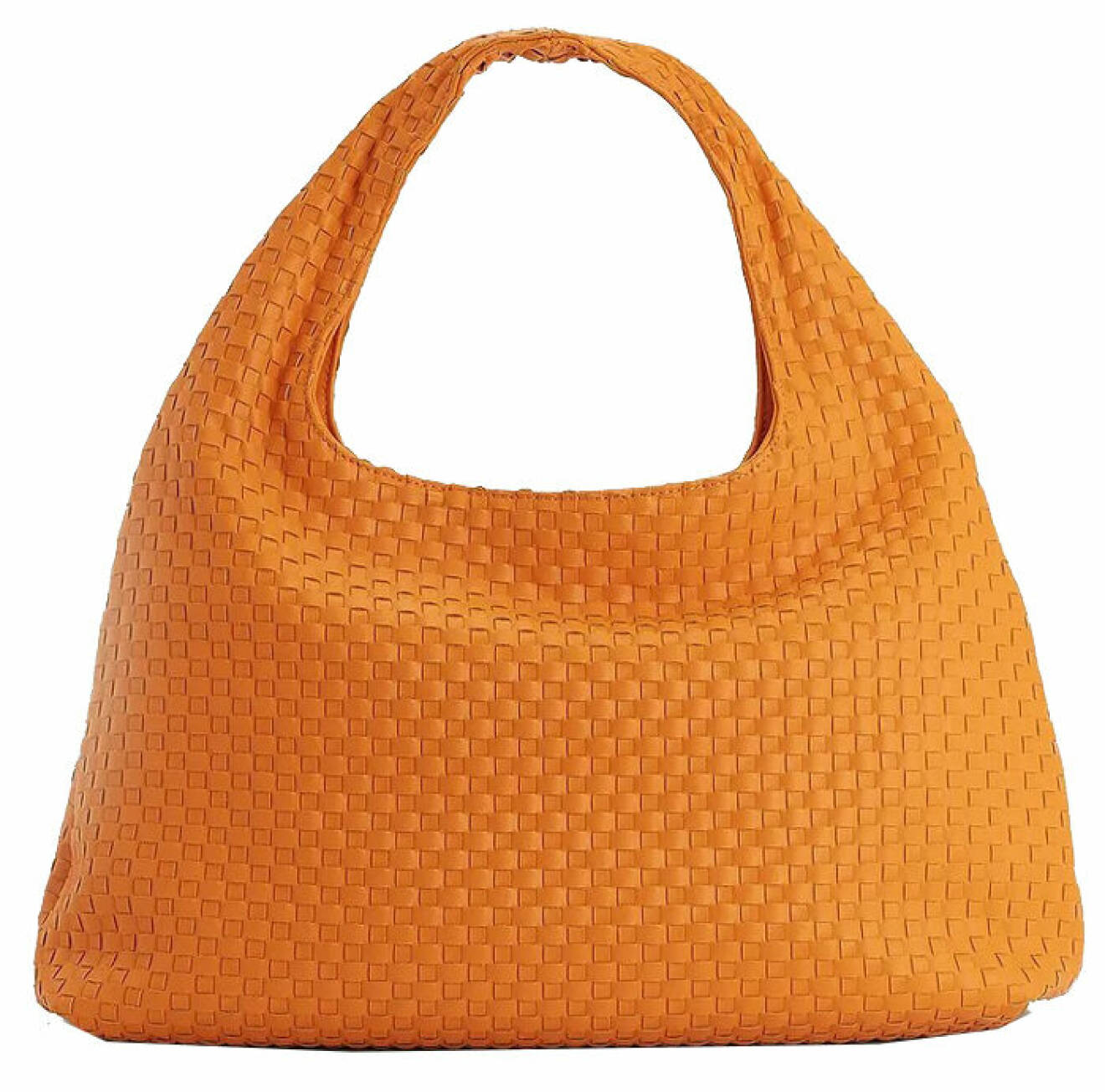 Trendfärg 2022 – orange flätad väska från Nakd