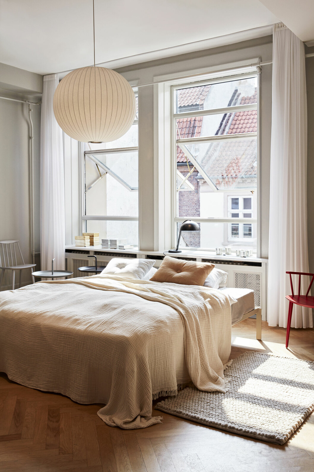 Foto: Hay Naturnära och mjuka nyanser och en matta i naturmaterial