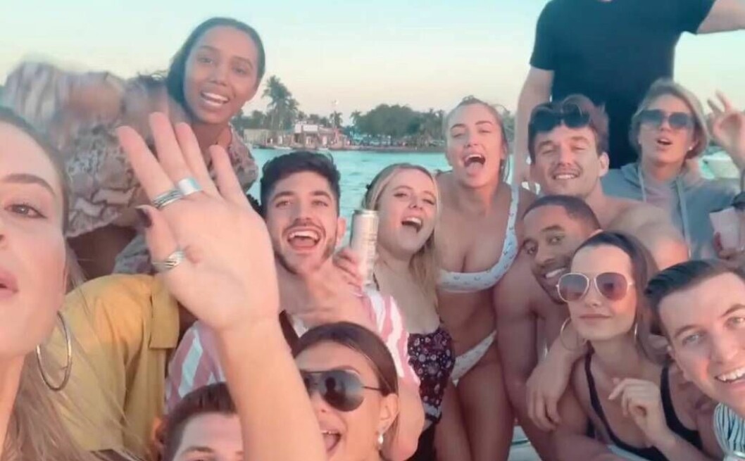 Tyler och Stassie festade bland annat på en båt under nyåret som firades i Miami. Stassie Karanikolaou och Tyler Cameron tillbringade nyår ihop i Miami.