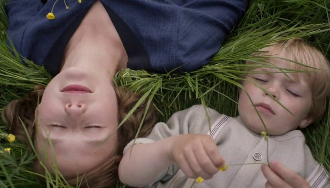 Se trailern till filmen om Astrid Lindgren "Unga Astrid"