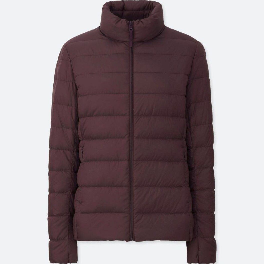 Slipp fysa i vinter! Uniqlos dunjacka finns att köpa <a href="https://www.uniqlo.com/eu/en/product/women-ultra-light-down-jacket-400711.html?dwvar_400711_color=COL67&dwvar_400711_size=SMA001&cgid=IDultra-light-down11220">här.</a> Dunjacka från Uniqlo.