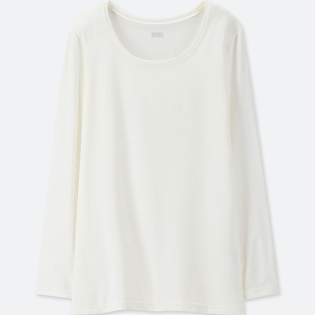 En räddare i nöden. Testa Heattech-konceptet om du inte vill frysa i vinter. Finns att köpa<a href="https://www.uniqlo.com/eu/en/product/women-heattech-crew-neck-t-shirt-400244.html?dwvar_400244_size=SMC002&dwvar_400244_color=COL01&cgid=IDlong-sleeve14127"> här. </a> Tröja från Uniqlo.