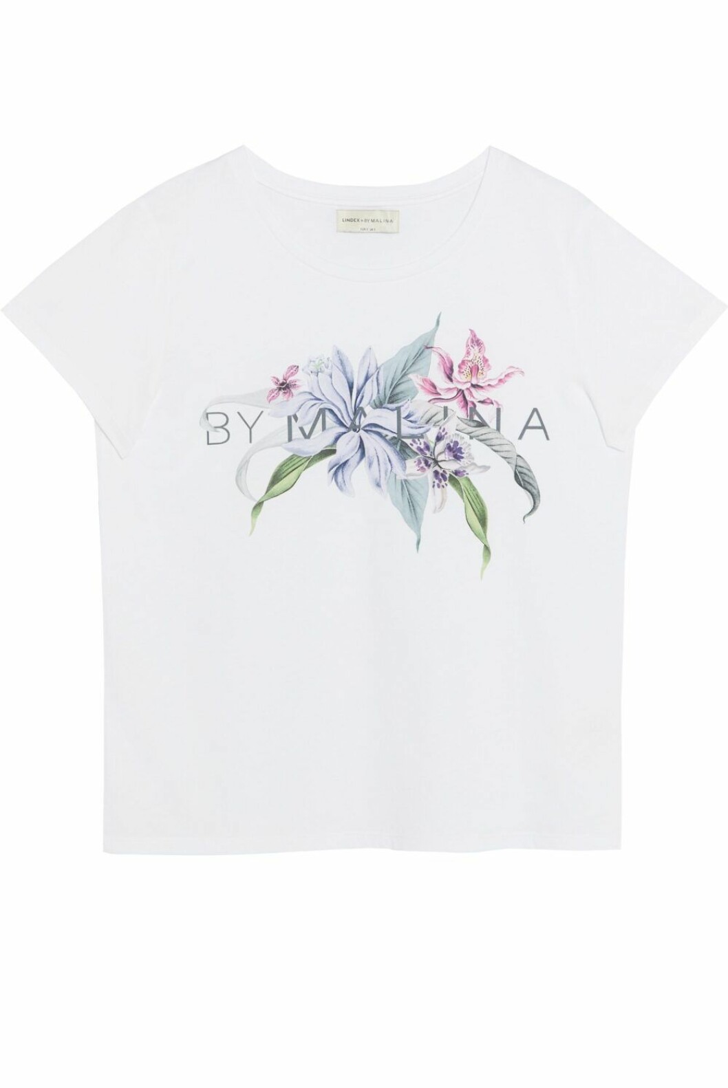 Vit t-shirt med By Malina logga.