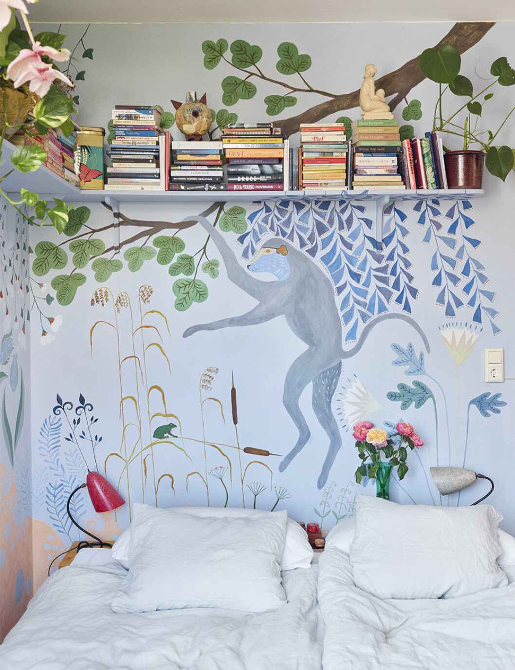Foto: Idha Lindhag | Syns i: <a href="https://www.elle.se/decoration/personligt-och-kreativt-hemma-hos-ursula-wangander/" target="_blank" rel="noopener">Personligt och kreativt hemma hos Ursula Wångander</a> Sovrum hemma hos Ursula Wångander