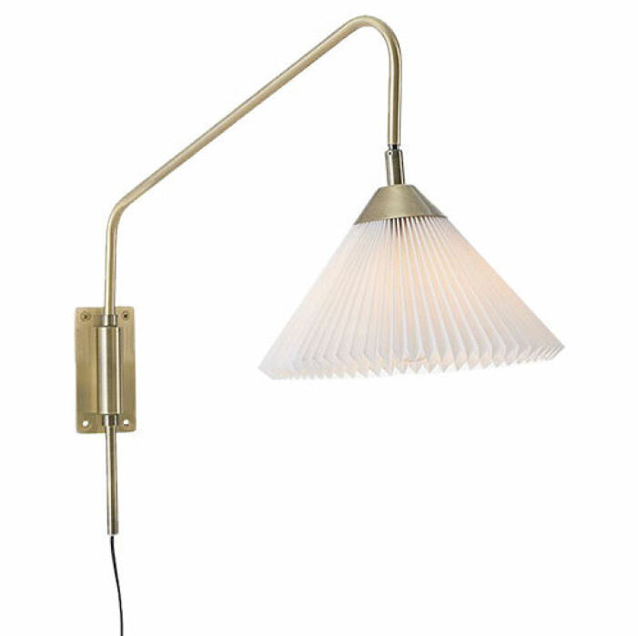 vägglampa plisserad skärm