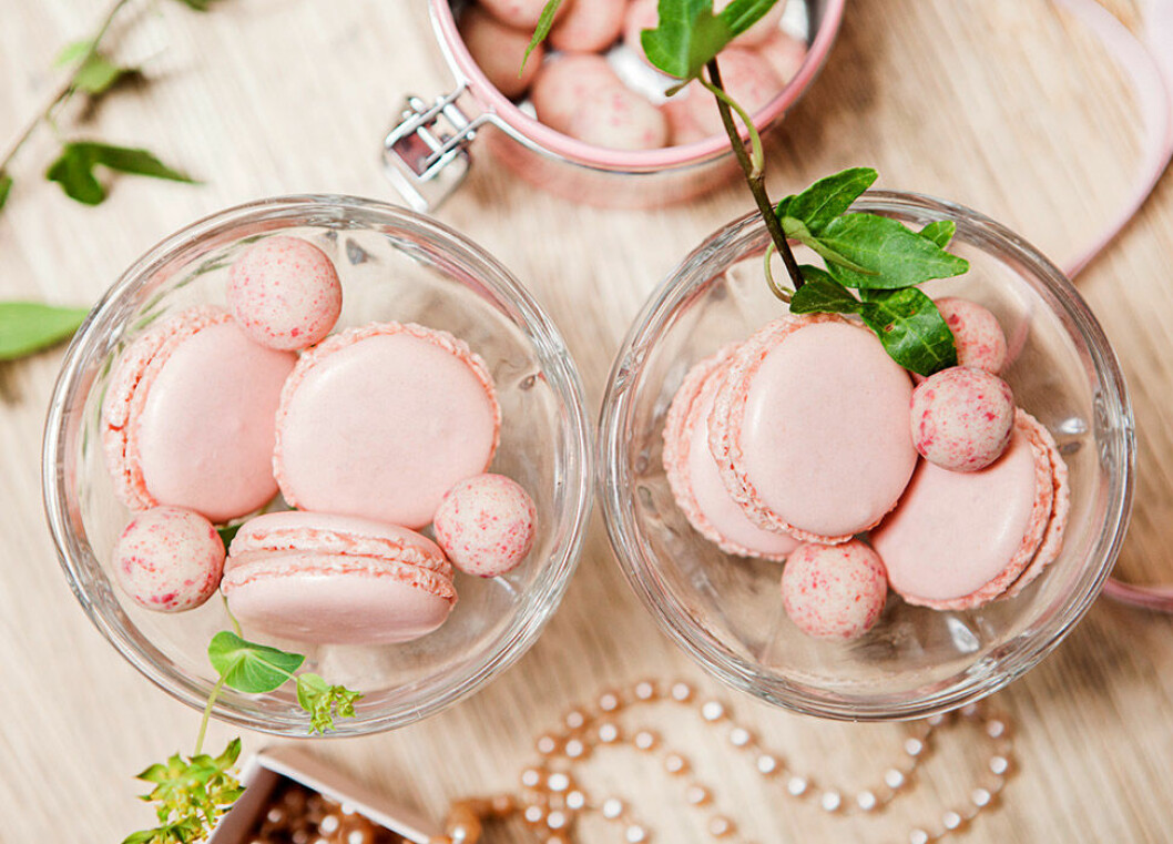 Köp färdiga macarons på konditoriet. Köp färdiga macarons på konditoriet.