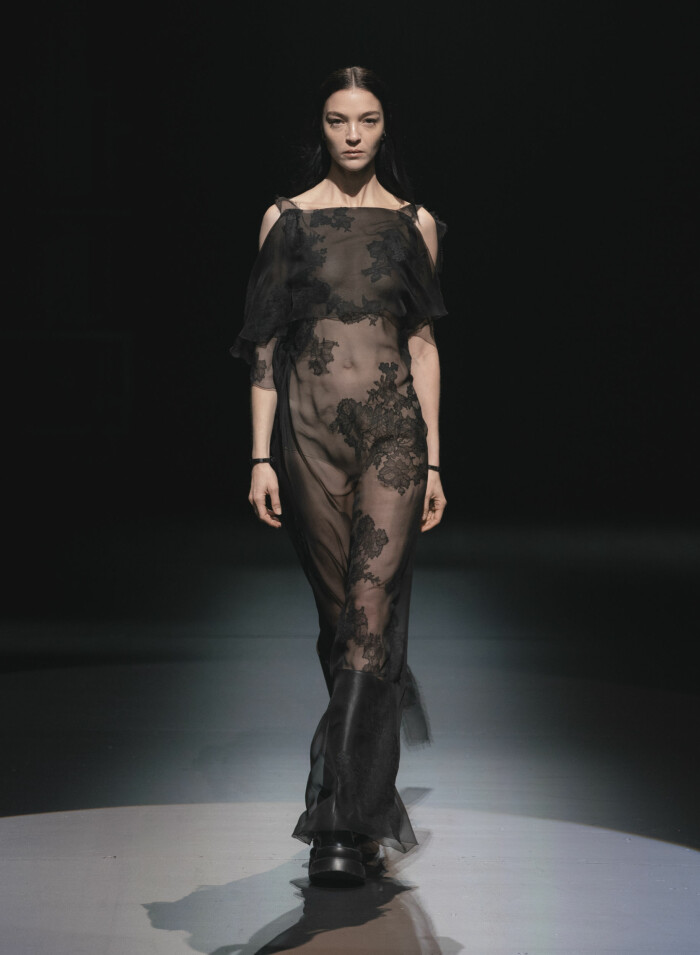 Valentino AW21. Skir transparent klänning