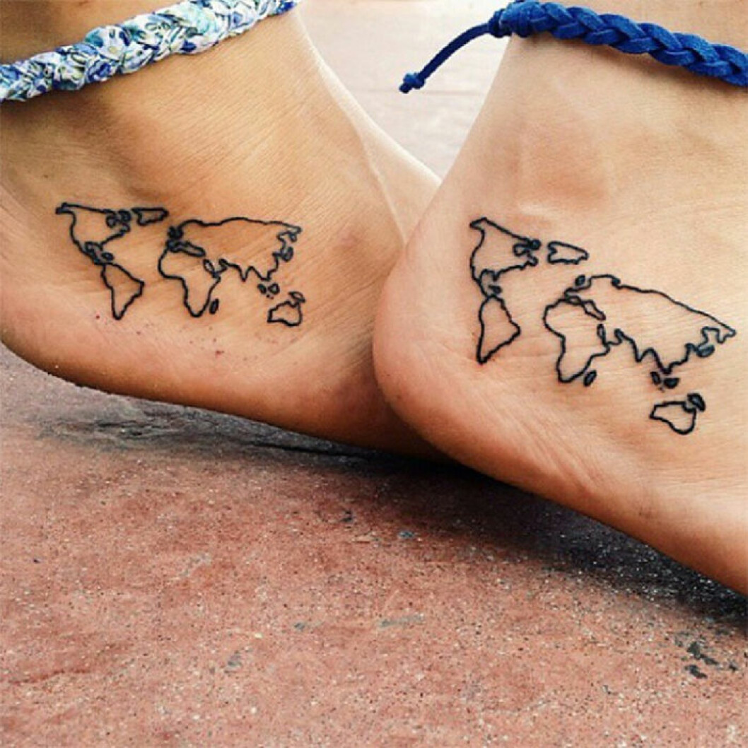 Foto via: <a href="https://www.instagram.com/p/vBCo9qIRaL/?taken-by=tiny_tasteful_tattoos" target="_blank" rel="noopener">@tiny_tasteful_tattoos/Instagram</a> Kartor tatuering