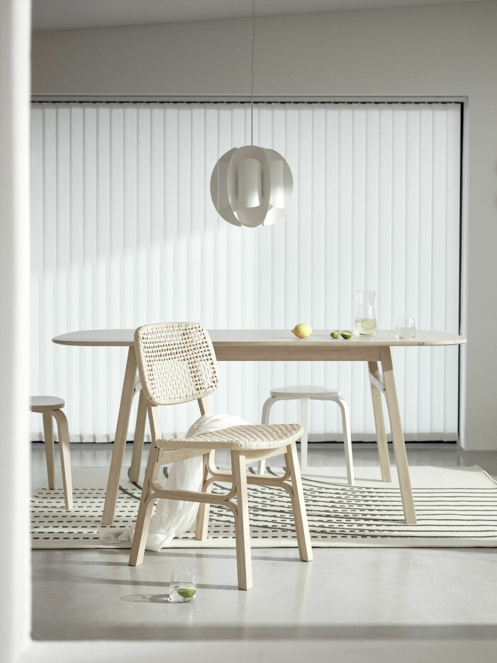 Bekväm, miljövänlig och stilsäker. Stolen<span class=" italic" data-lab-italic_desktop="italic"> Voxlöv</span> är en sann tiopoängare. Vår- och sommarnyheter hos Ikea 2021, stolen Voxlöv