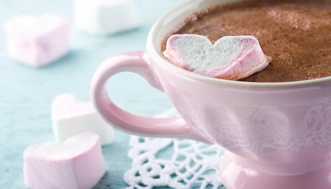 Varm choklad är bättre än hostmedicin, enligt forskare.